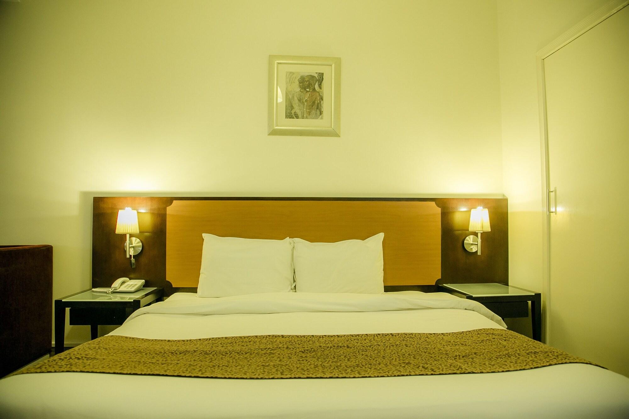 Phoenicia Grand Hotel Dubai Ngoại thất bức ảnh