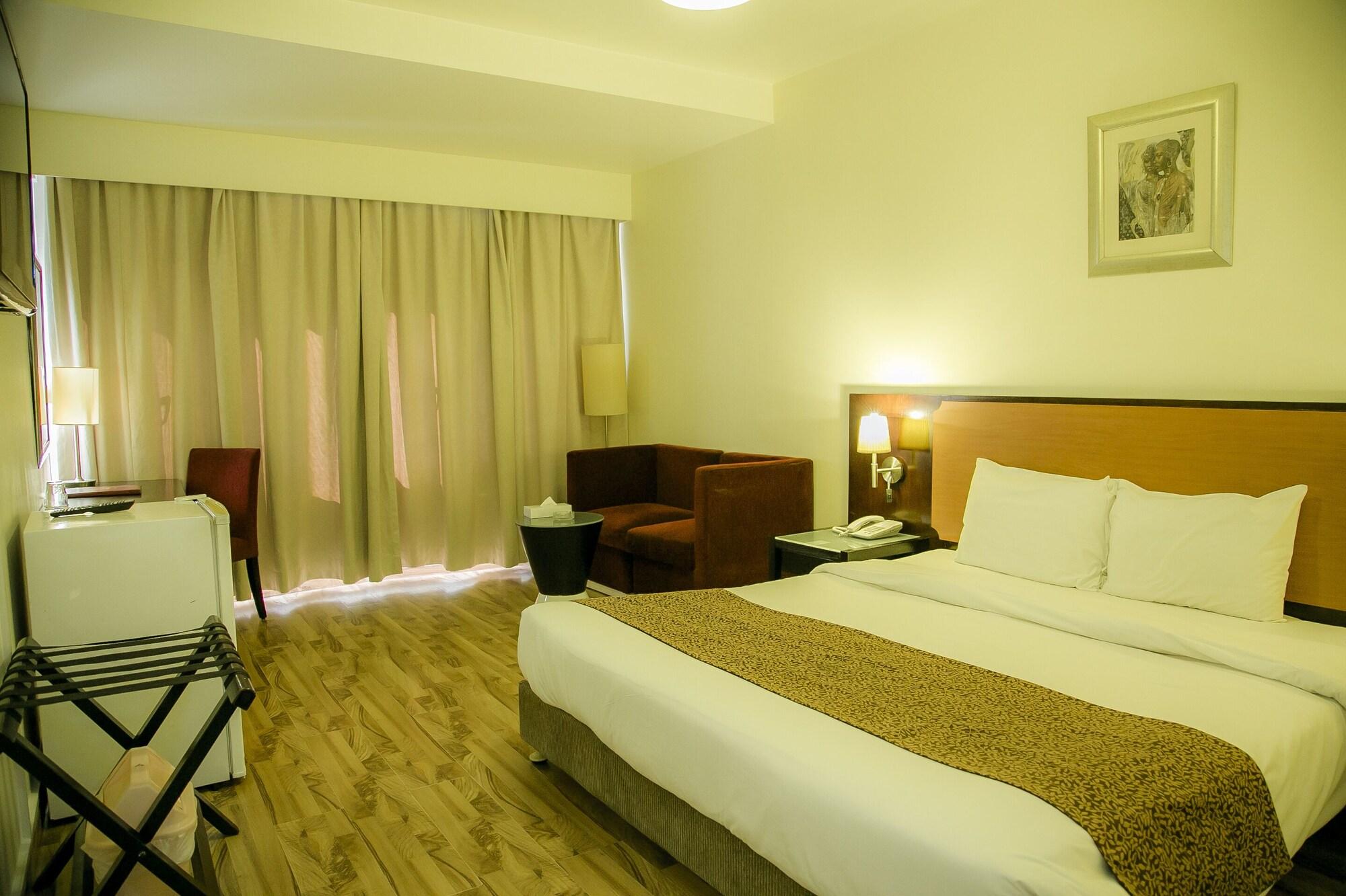 Phoenicia Grand Hotel Dubai Ngoại thất bức ảnh