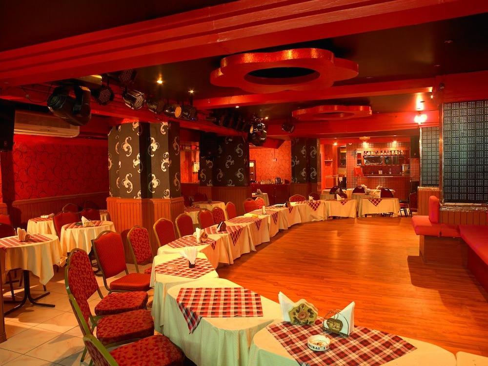 Phoenicia Grand Hotel Dubai Ngoại thất bức ảnh